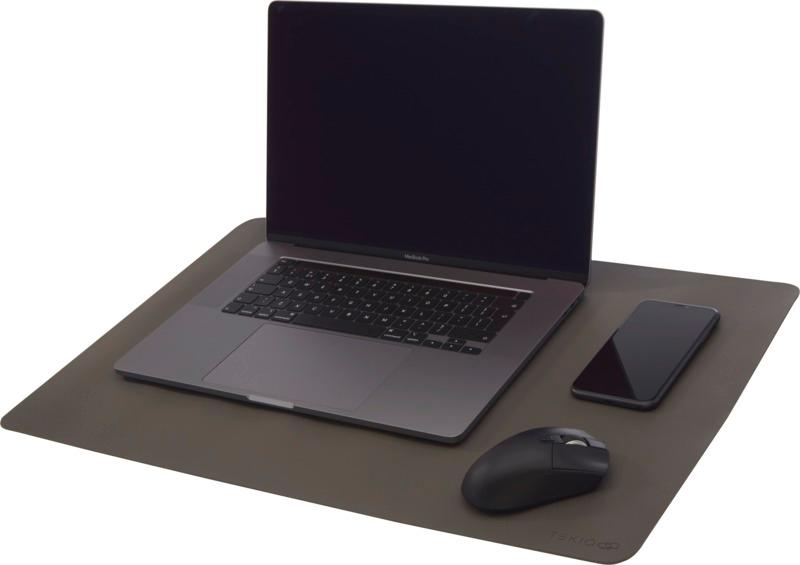 Hybrid desk pad