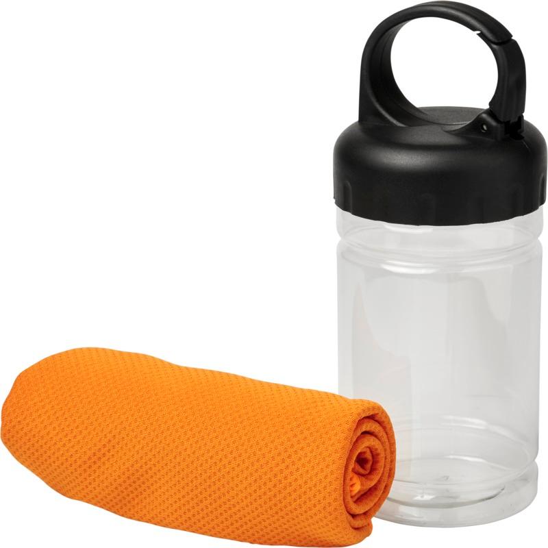 Remy cooling towel in PET container